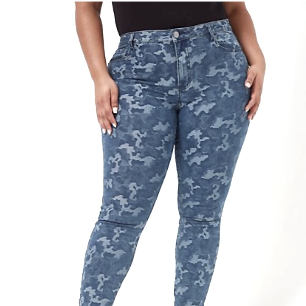 Mid Rise Jacquard Camo Skinny Jeans